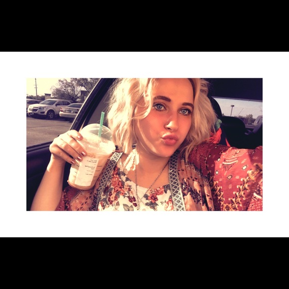 Meet your Posher, Cora - Picture 1 of 1